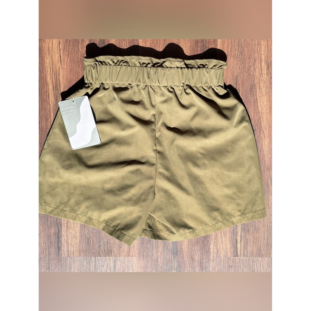 NWT Olive Cargo Shorts Y2K Streetwear Festival Coastal Cowgirl Outdoorsy Travel - Picture 3 of 7